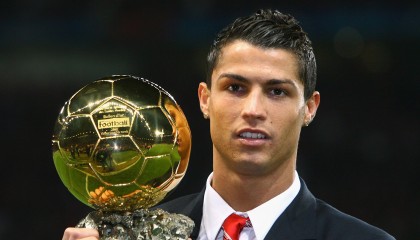 开云体育-球场“铁壁防线”——最难攻破的欧洲防守阵容揭晓！，欧洲最强防线