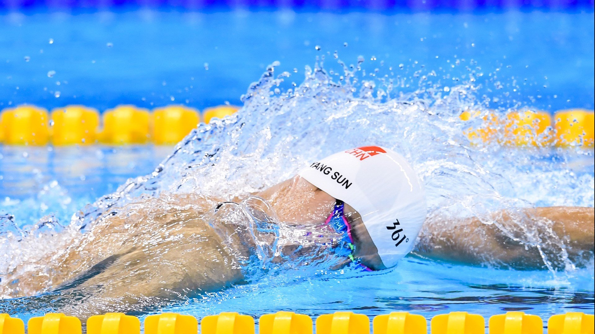 ““危险边缘”——那些让人心跳加速的赛段瞬间”，危险边缘的快乐